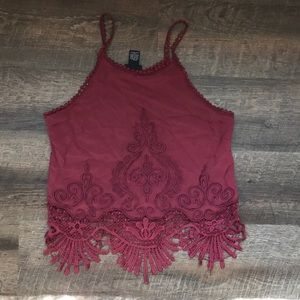 super cute lace trimming on the bottom of shirt